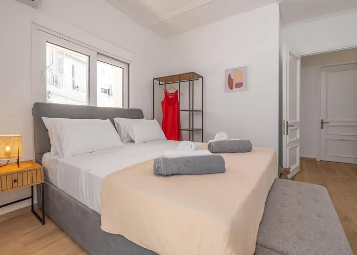 Sebastian's Amazing Rhodes Town Apartman *